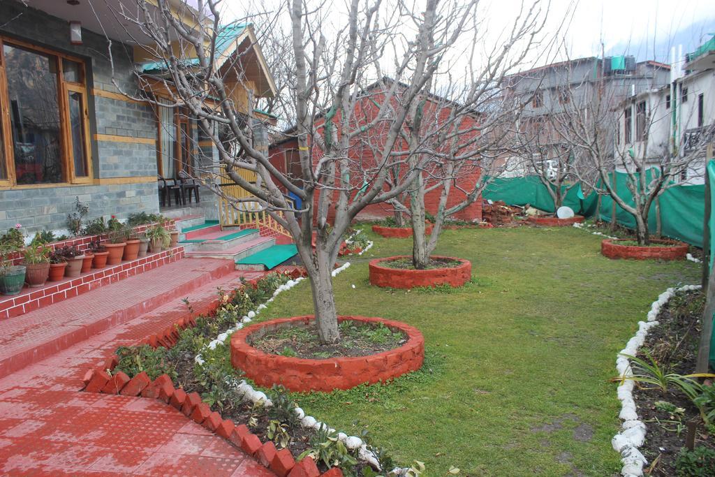 Gezellig Inn - Tree Hill Cottages & Kanyal Villas Manāli Exterior foto